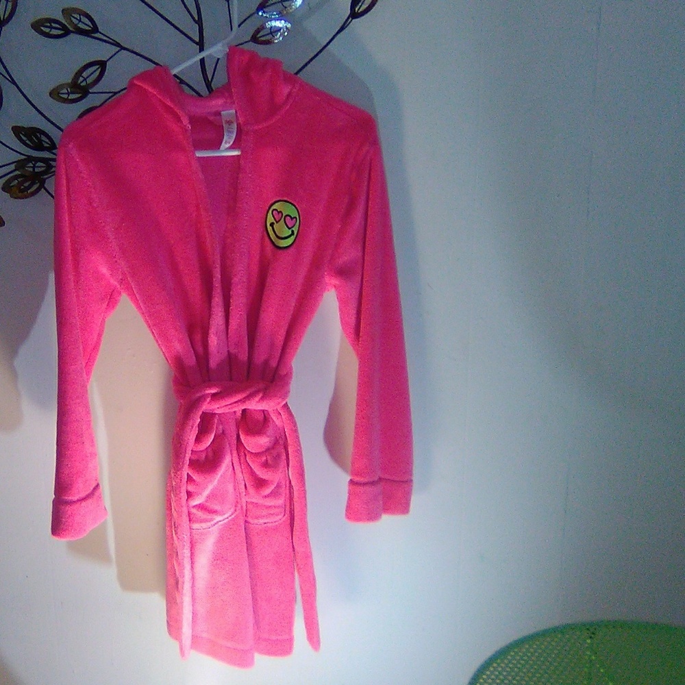 Justice Girls pink Emoji Bath Robe (hoody)